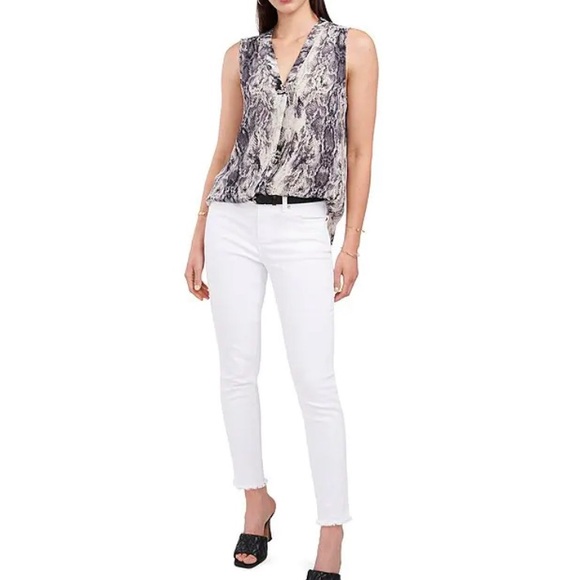 Vince Camuto Sleeveless V-Neck Demure Snake Print Top - Picture 2 of 3